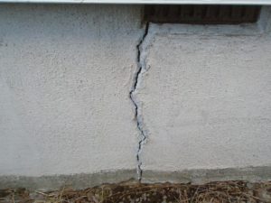 コンクリートのひび割れを抑制する施工方法