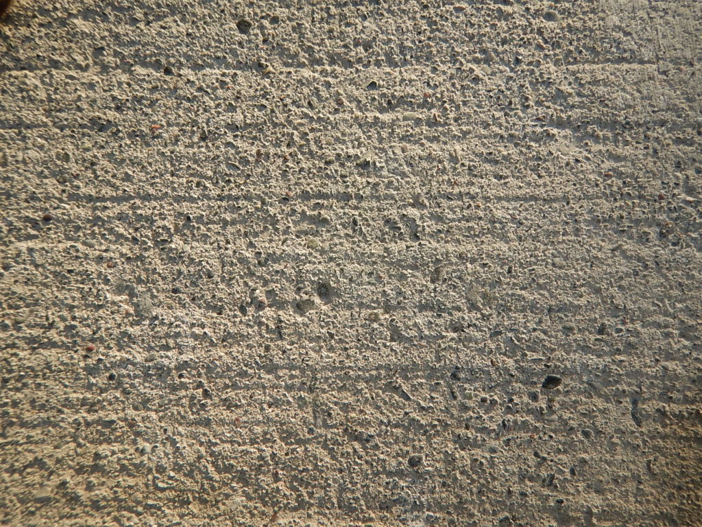 コンクリートの洗い出しの方法と表面仕上げのポイント